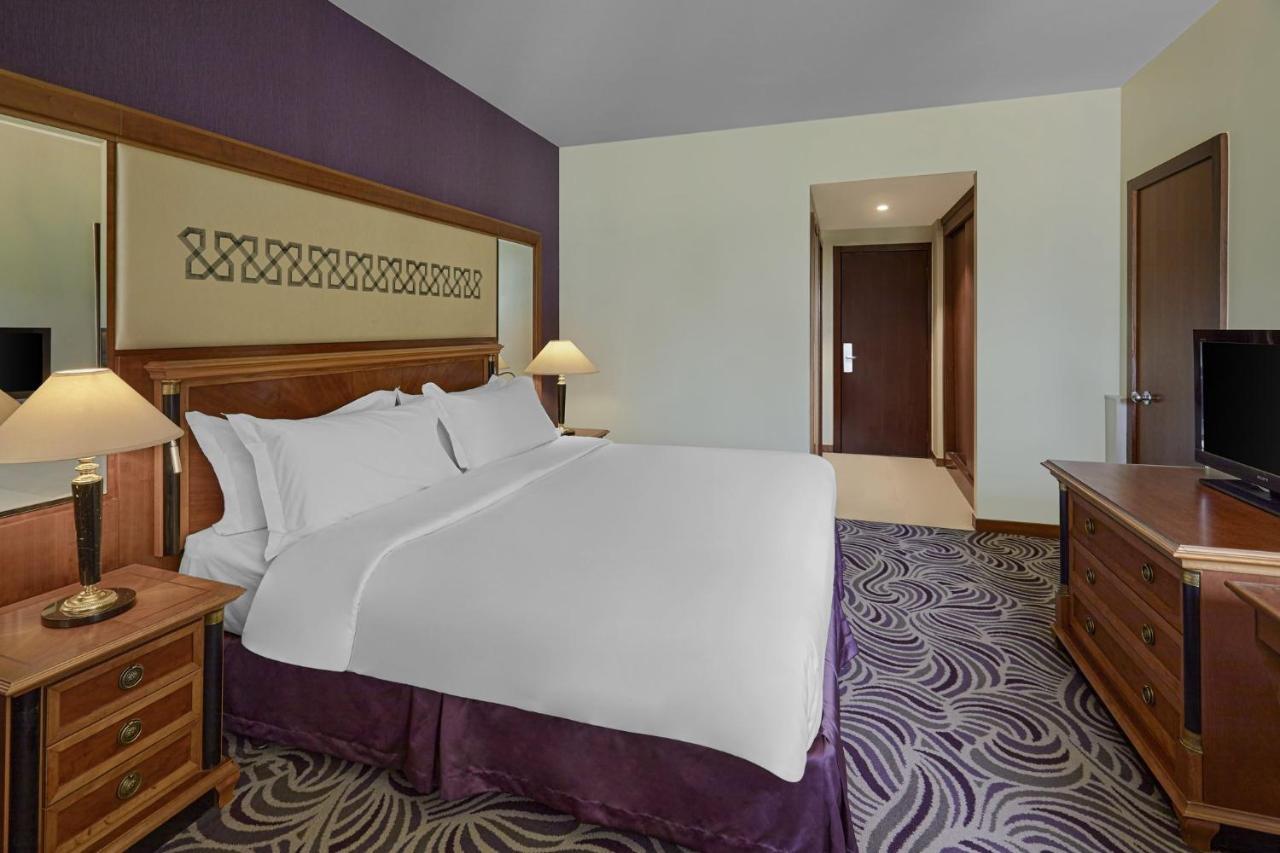 Holiday Inn Tabuk By Ihg Exterior photo