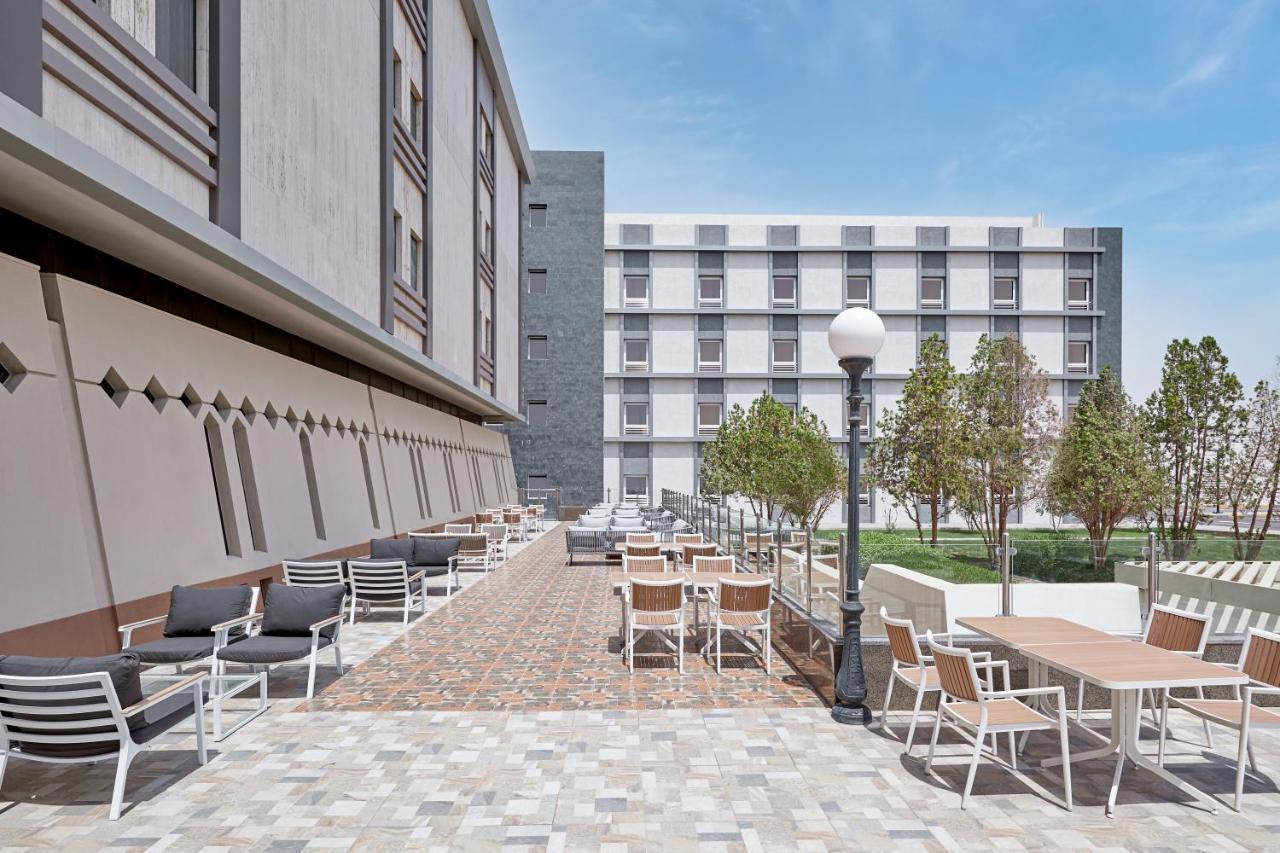 Holiday Inn Tabuk By Ihg Exterior photo
