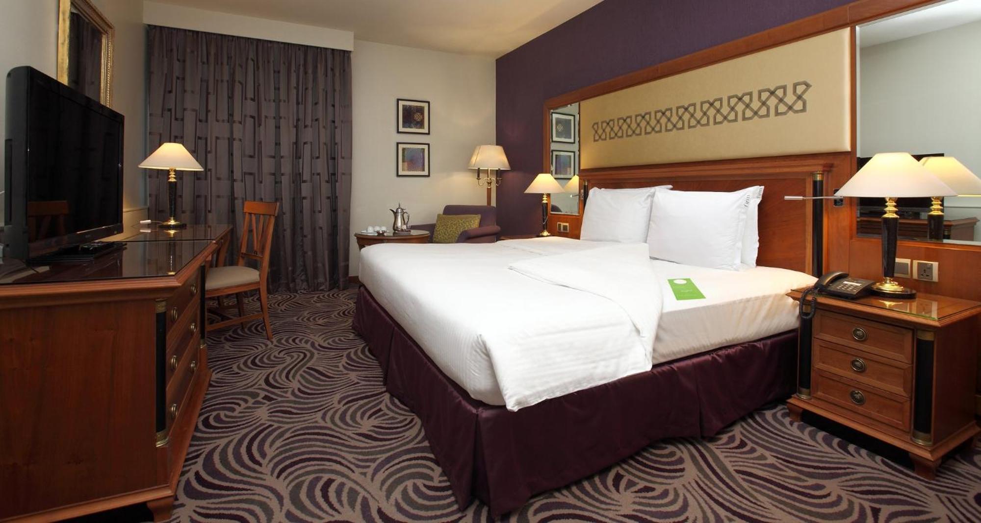 Holiday Inn Tabuk By Ihg Exterior photo